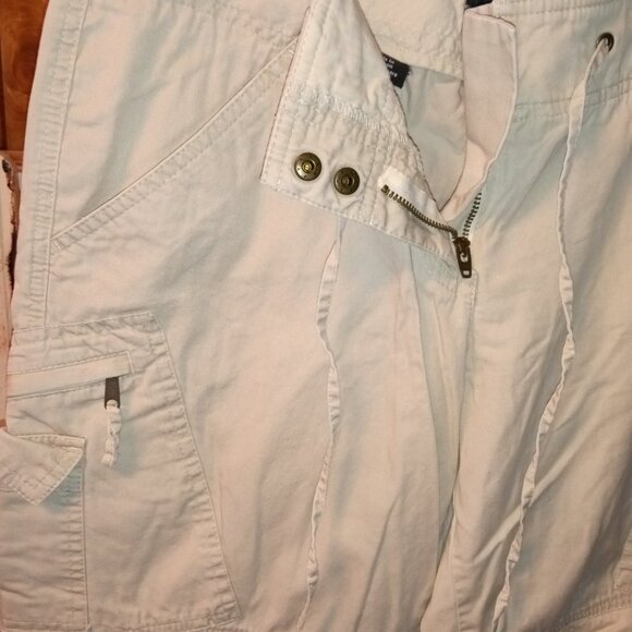 Cargo shorts - Picture 4 of 5